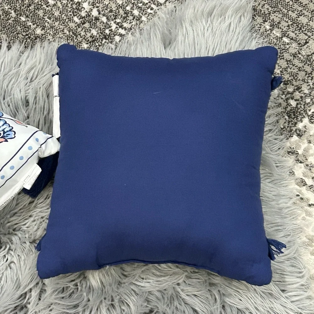 Mainstays Throw Pillow Bundle Of Two: White-Navy-Coral Scheme‎